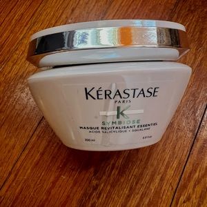 Kérastase
Symbiose Deeply Hydrating Hair Mask for Damaged Hair